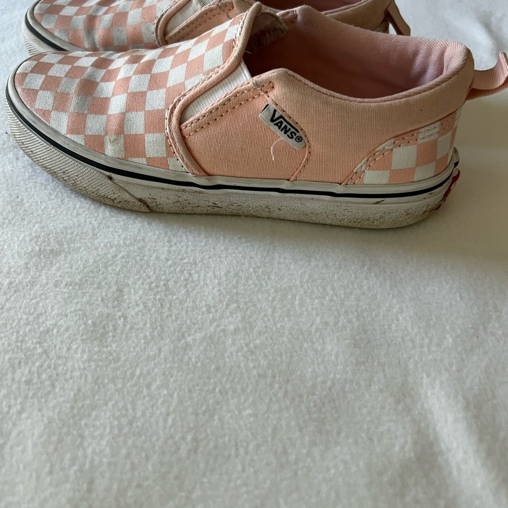 Girls Vans white peach color